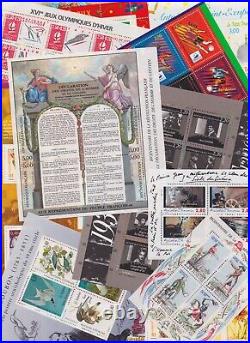 Lot De Blocs De Timbres En Francs Neuf Faciale 220